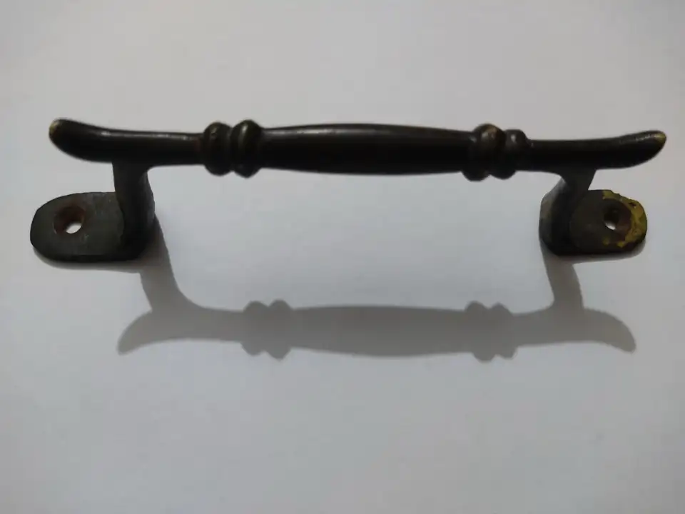 Hardware & Handles — showroom stock photo 3
