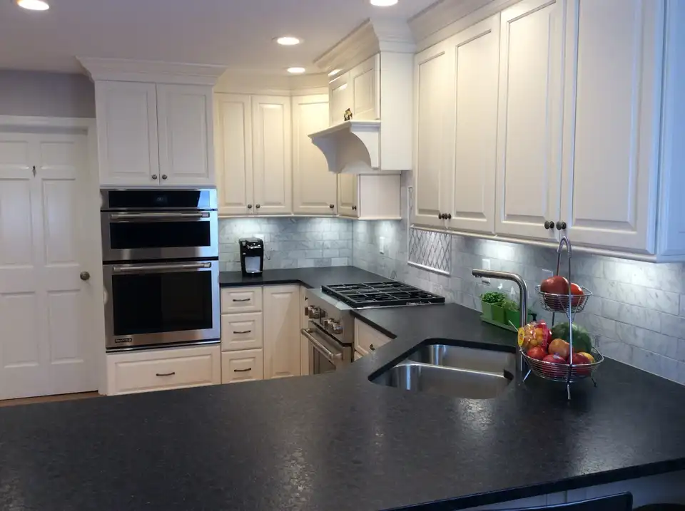Modular Kitchen — showroom stock photo 3